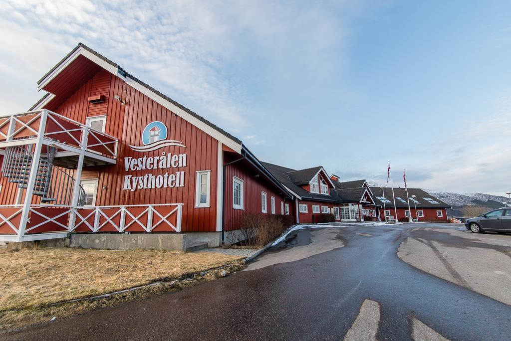 Vesteralen Kysthotell Стокмаркнес Екстериор снимка